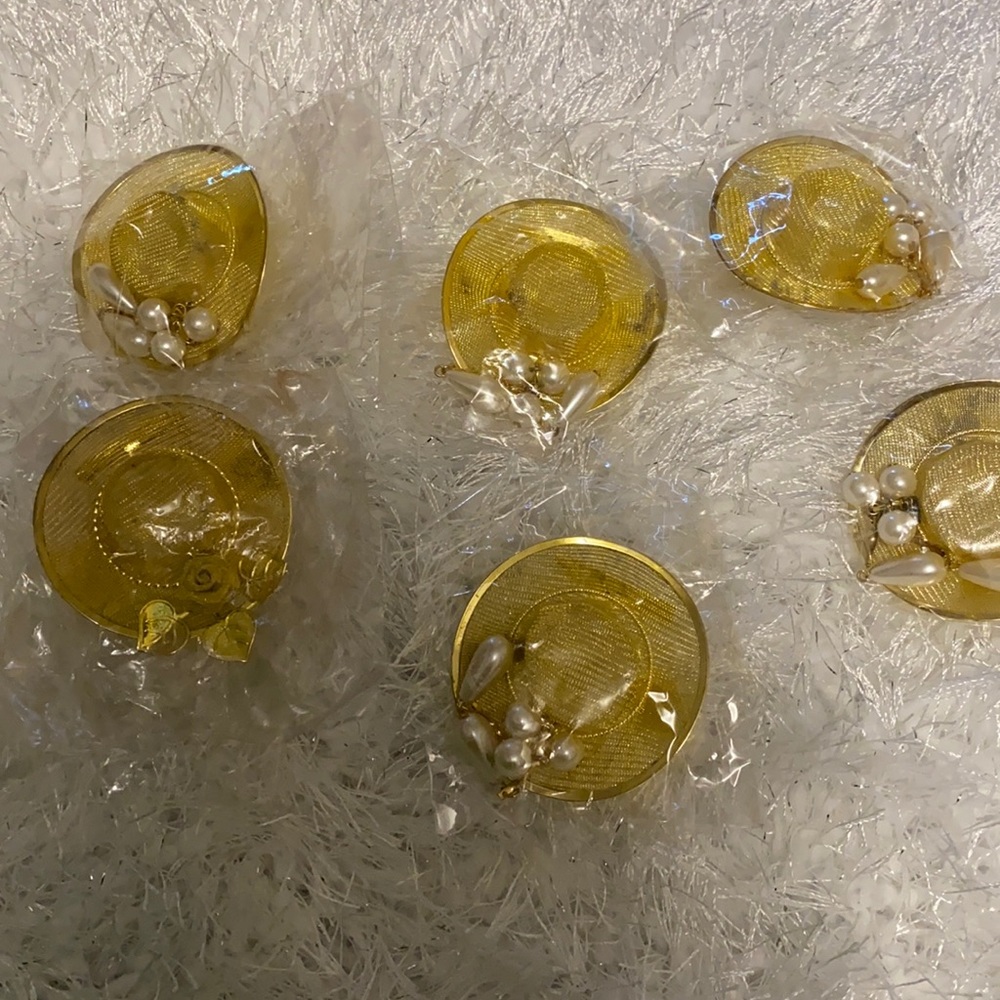 Broaches